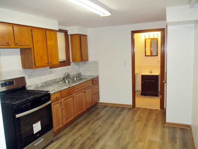 Foto del edificio - 6170 N Meade Ave