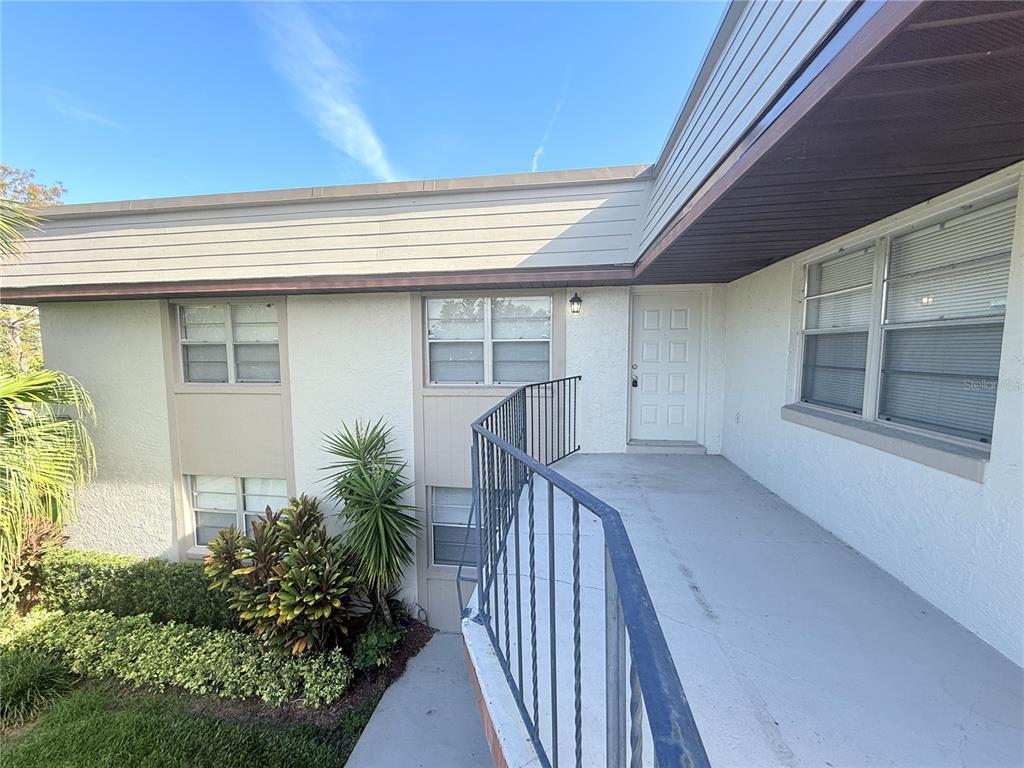 Primary Photo - 58 Windtree Ln