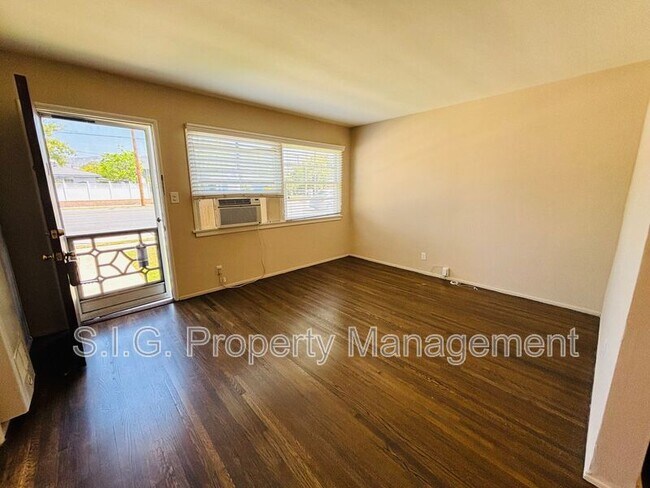 Foto del edificio - 1702 W Victory Blvd