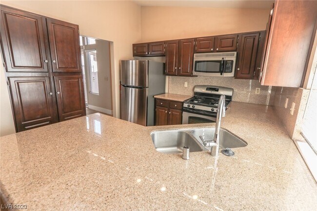Building Photo - 257 Grand Teton Dr