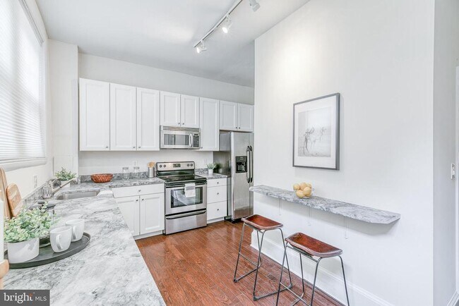 Building Photo - 1714 Rittenhouse Square