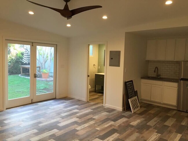 Foto del edificio - 1155 S Tremaine Ave