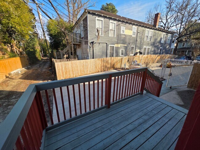 Building Photo - 1102 E 33rd St