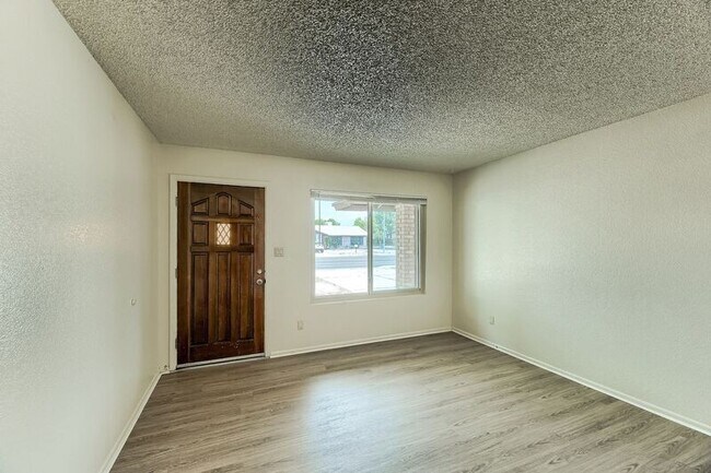 Building Photo - 1305 E McLellan Rd