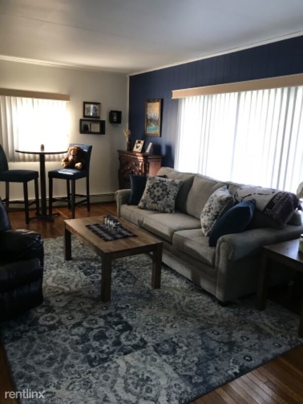Building Photo - 3 br, 1 bath House - 300 Cinema Dr