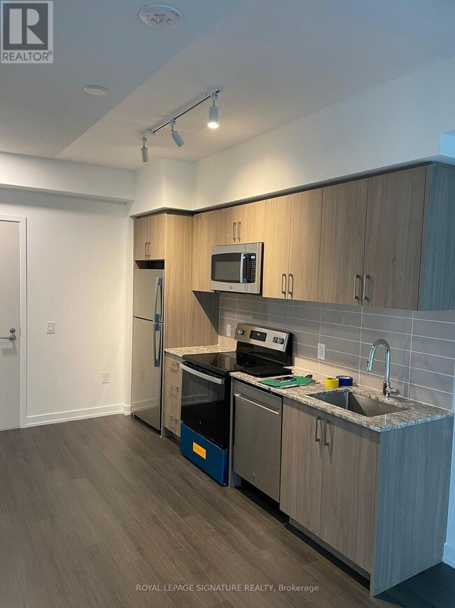 Building Photo - 4010 Eglinton Ave W