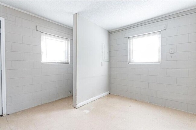 Foto del edificio - Updated 2-Bed, 1-Bath Townhouse Just Minut...