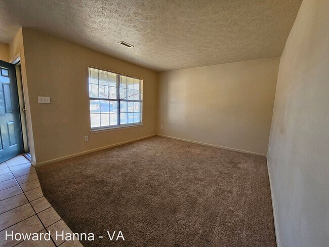 Building Photo - 3 br, 1.5 bath House - 368 Deputy Lane #C
