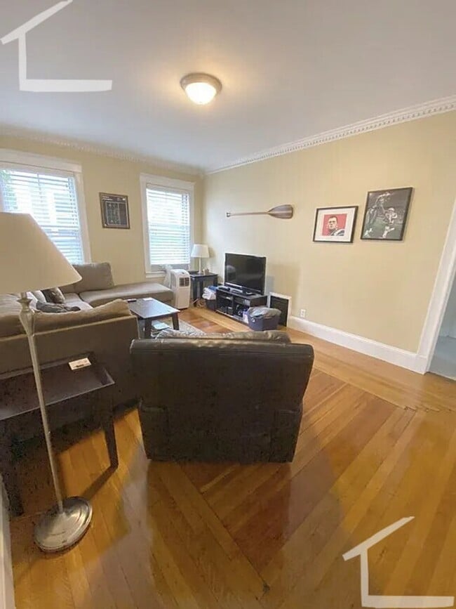 Photo - MASSIVE 3 bed 1 bath in Allston.... House
