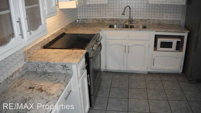Building Photo - 2 br, 1.5 bath House - 12036 Coursey Blvd