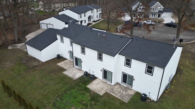 Foto del edificio - 5017 Birchwood Ln