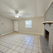 Building Photo - 1516 Majestic Ave