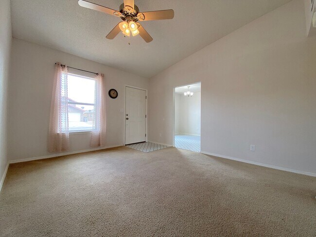 Building Photo - Northeast El Paso 3bed with Refrig A/C and...