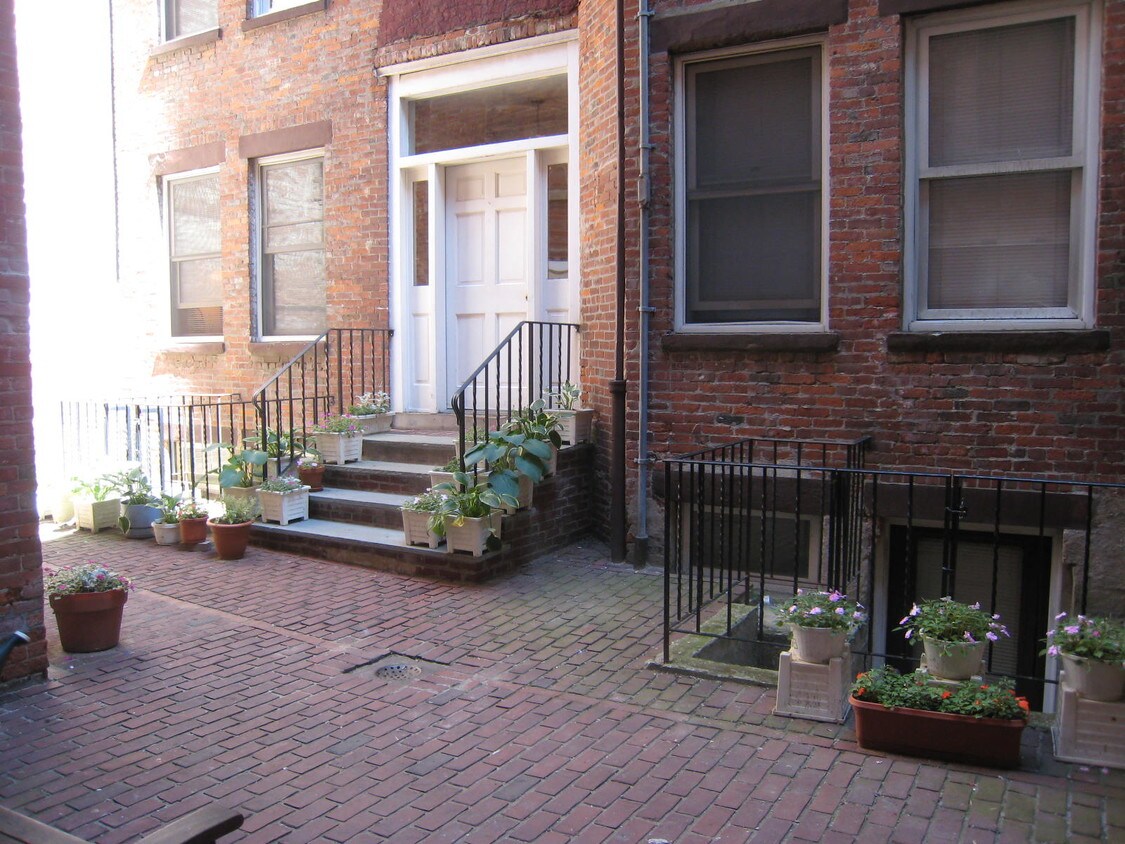 Primary Photo - 30 Clark St