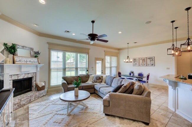 Foto del edificio - 609 Toulouse Ct