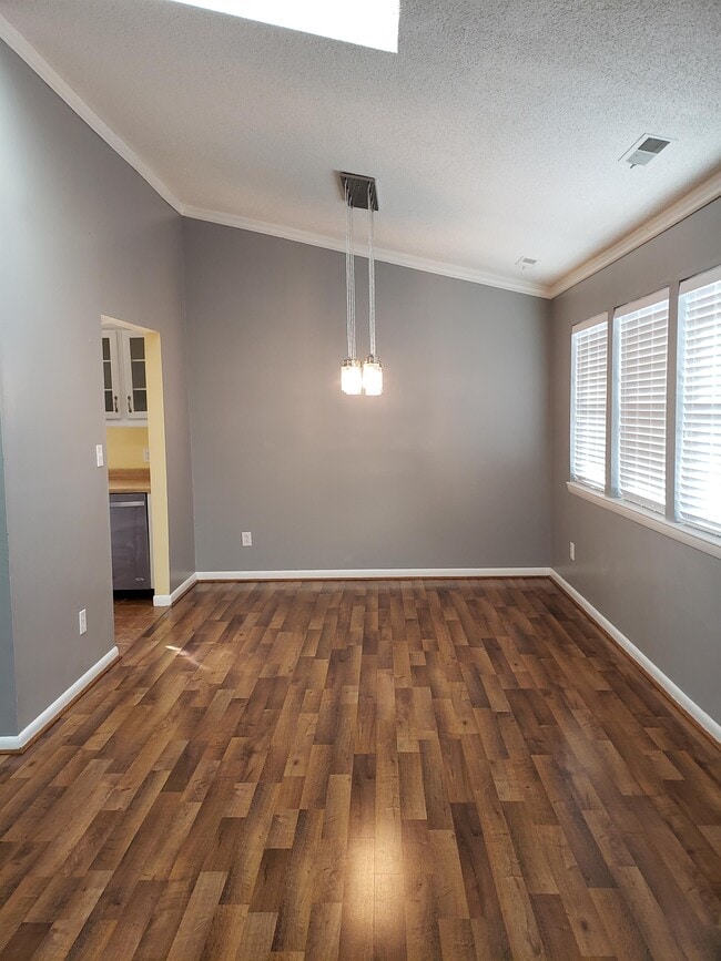 Building Photo - 1833 Slalom Dr