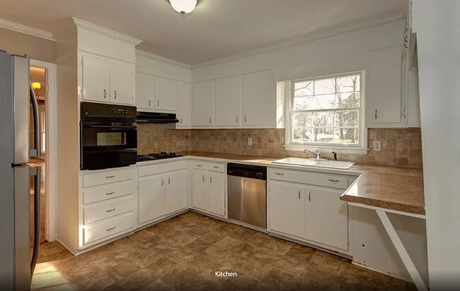 Foto del edificio - 3146 Friar Tuck Way