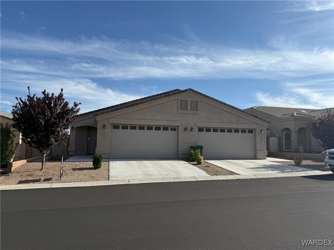 Building Photo - 714 Pala Mesa Dr