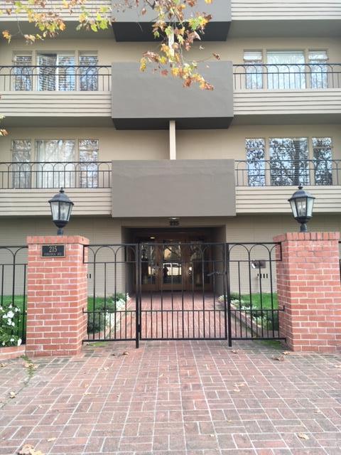 Primary Photo - 215 Virginia Ave