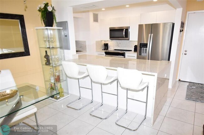 Foto del edificio - 525 N Ocean Blvd