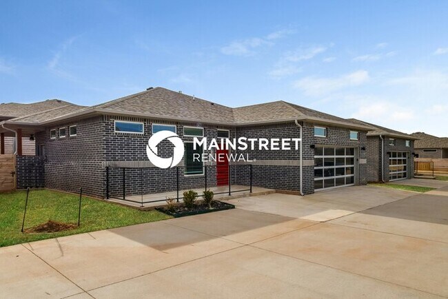 Building Photo - 3 Bedroom Pet-Friendly Home in Oklahoma City, OK with Main Street Renewal