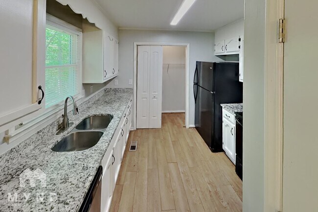 Foto del edificio - 4629 Longbriar Dr