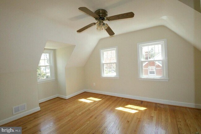 Foto del edificio - 2120 Grayson Pl