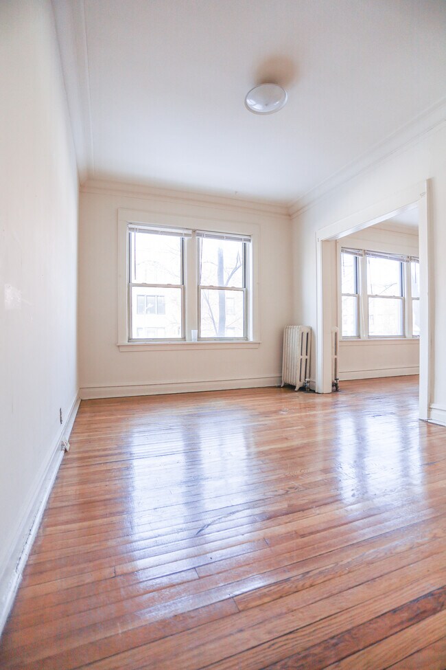 Foto del edificio - 1205 W Waveland Ave
