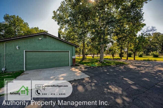 Building Photo - 3 br, 3 bath House - 21990 Hillside Dr
