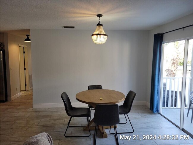 Foto del edificio - 1013 Apollo Beach Blvd