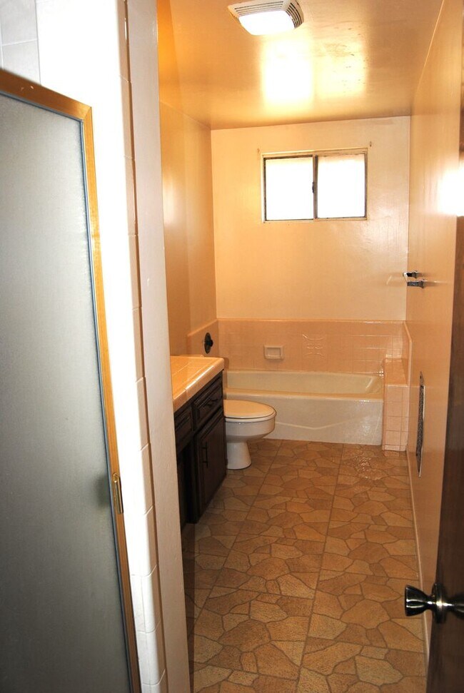 Foto del edificio - 200 Douglas St