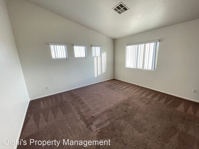 Foto del edificio - 4 br, 3 bath House - 633 Claxton Ave