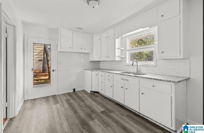 Foto del edificio - 9805 Red Mill Rd