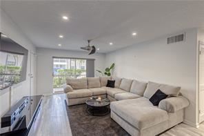 Building Photo - 2 br, 2 bath House - 6295 Bay Club Dr Apt ...