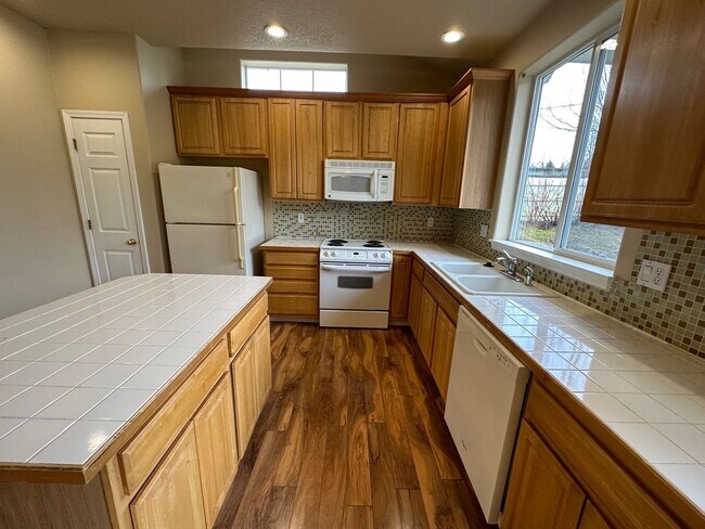 Building Photo - 20003 Hoodview Court ~ Luxury Townhome