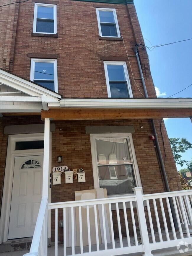 Building Photo - 1914 Rowan St