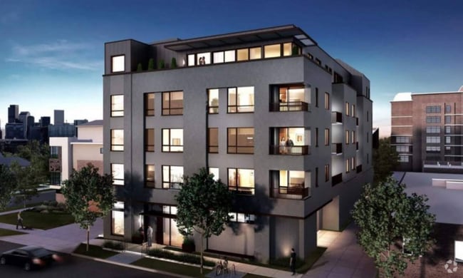 Building Photo - 1908 W 33rd Ave