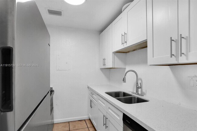 Foto del edificio - 2719 NW 39th Terrace