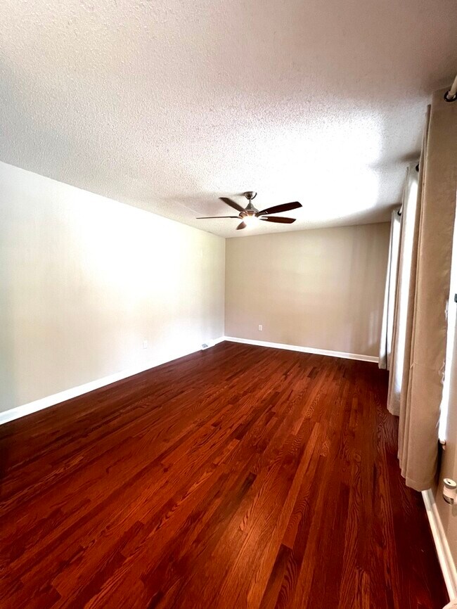 Foto del edificio - For Rent!! 740 Hitching Post Rd