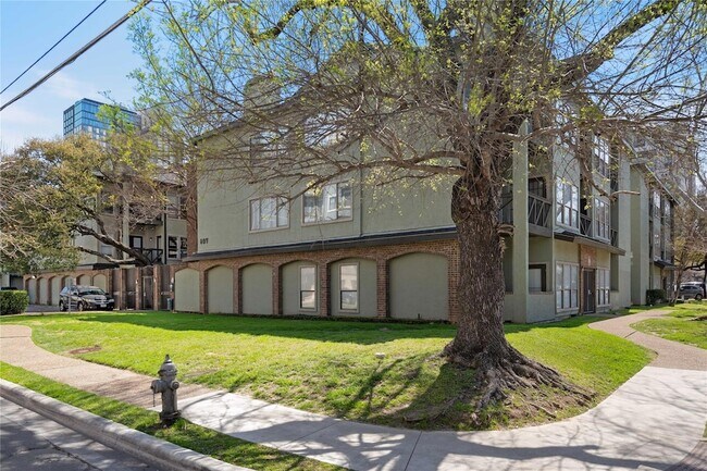 Foto del edificio - 807 W 25th St