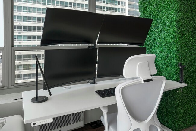 Foto del edificio - 3550 N Lake Shore Dr