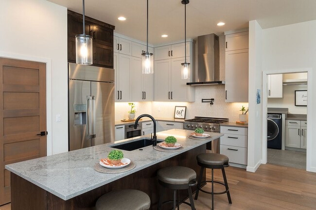 Building Photo - Custom 4 Bed Home in Shevlin West