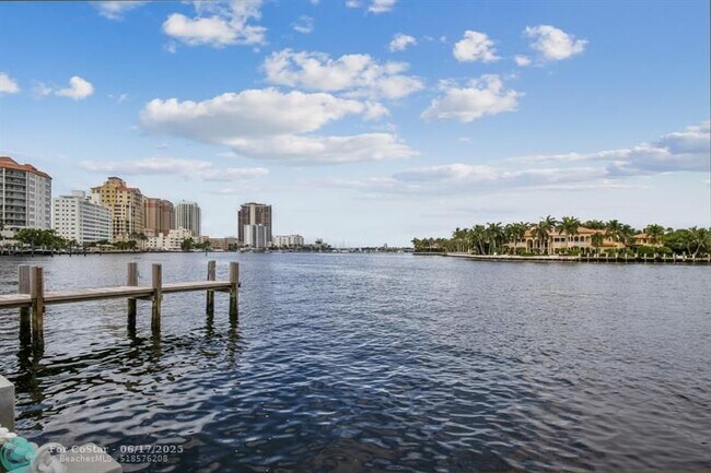 Foto del edificio - 425 Bayshore Dr