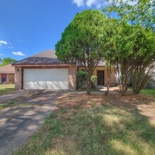 Building Photo - 1210 New Tree Ln