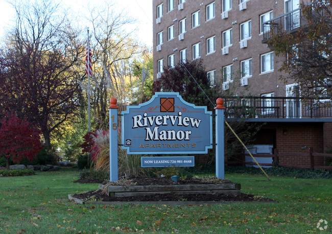 Letrero tipo monumento - Riverview Manor