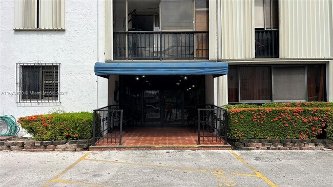 Foto del edificio - 5033 NW 7th St