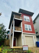 Building Photo - 878 Limelight Ave NW