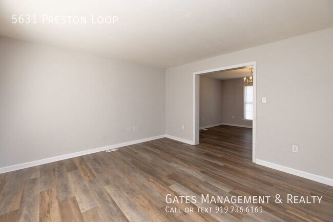 Foto del edificio - 5631 Preston Loop