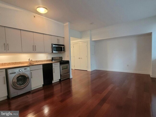 Foto del edificio - 219 S 18th St