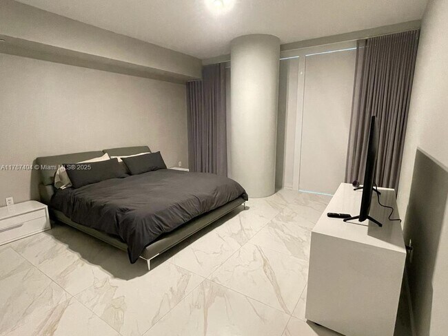 Foto del edificio - 10201 Collins Ave